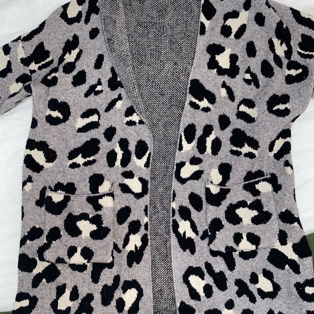Grey Cheetah Long Sweater - Picture 2 of 4